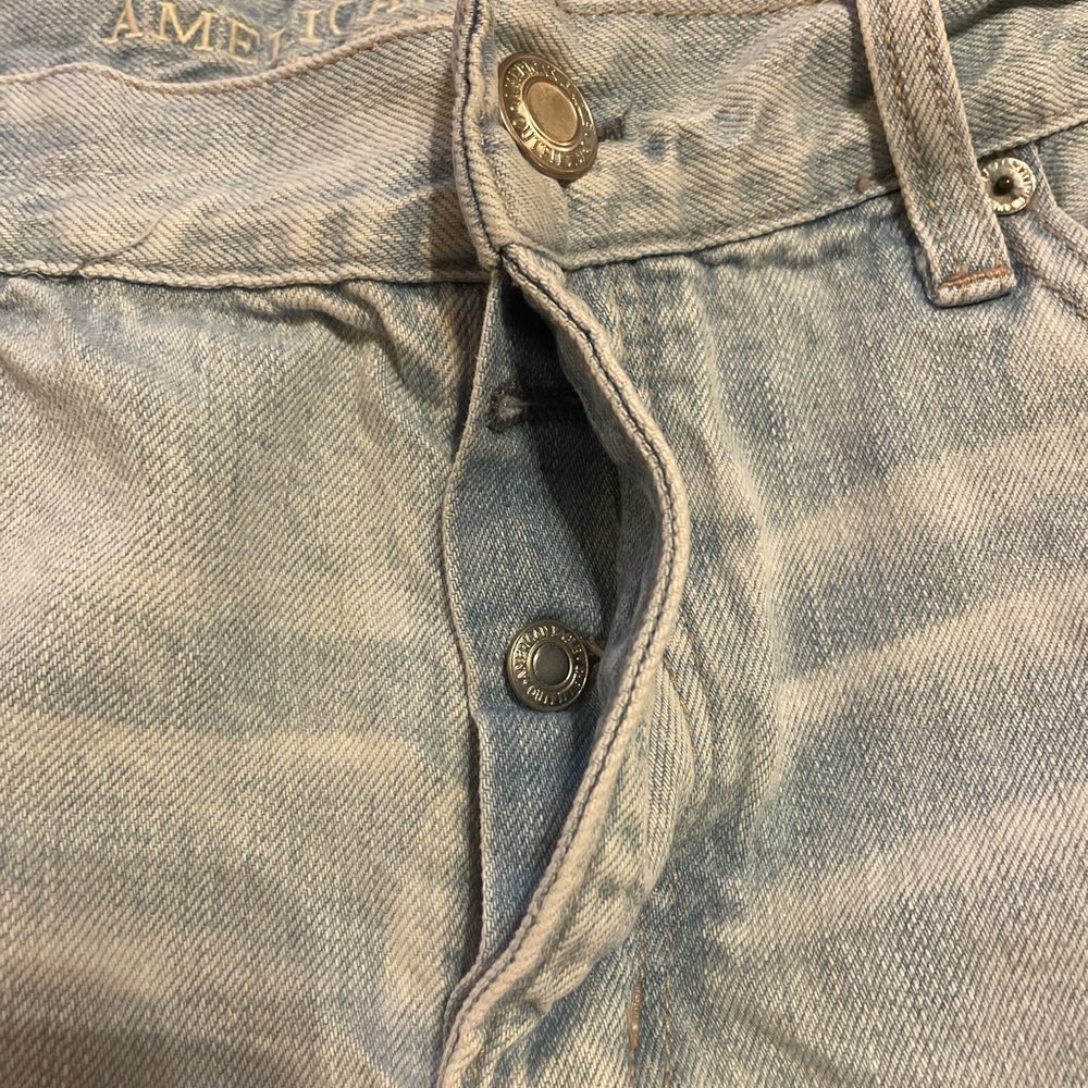 AE Shorts - Picture 3 of 4